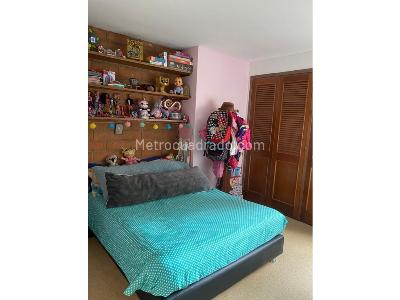 Apartamento en venta en Loma De Los Bernal, Medellín · foto 9 de 19