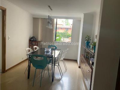 Apartamento en venta en Loma De Los Bernal, Medellín · foto 10 de 19