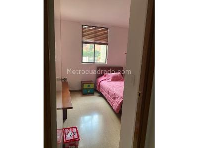 Apartamento en venta en Loma De Los Bernal, Medellín · foto 11 de 19