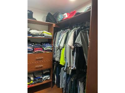 Apartamento en venta en Loma De Los Bernal, Medellín · foto 15 de 19