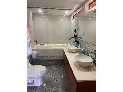 Apartamento en venta en Loma De Los Bernal, Medellín · foto 16 de 19