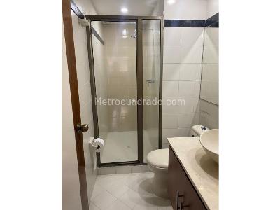 Apartamento en venta en Loma De Los Bernal, Medellín · foto 18 de 19