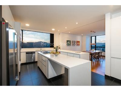 Apartamento de 4 alcobas en venta en El Poblado, Medellín, 300 m² · foto 2 de 20