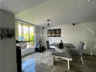 Casa de 4 alcobas en venta en Los Alcazares, Sabaneta, 210 m² · foto 4 de 20