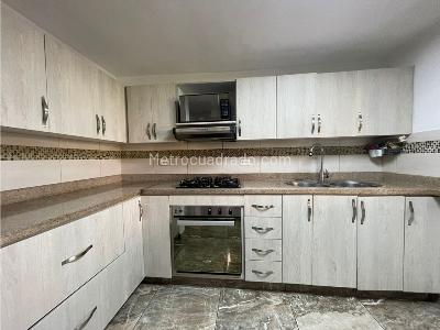 Casa de 4 alcobas en venta en Los Alcazares, Sabaneta, 210 m² · foto 10 de 20