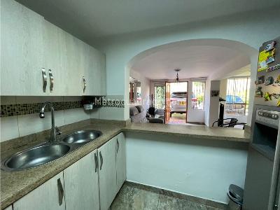 Casa de 4 alcobas en venta en Los Alcazares, Sabaneta, 210 m² · foto 12 de 20