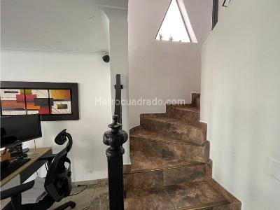 Casa de 4 alcobas en venta en Los Alcazares, Sabaneta, 210 m² · foto 13 de 20