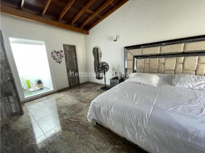 Casa de 4 alcobas en venta en Los Alcazares, Sabaneta, 210 m² · foto 14 de 20