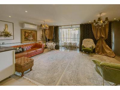 Apartamento en venta en El Poblado, Medellín · foto 2 de 10