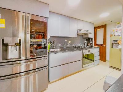 Apartamento en venta en El Poblado, Medellín · foto 4 de 10