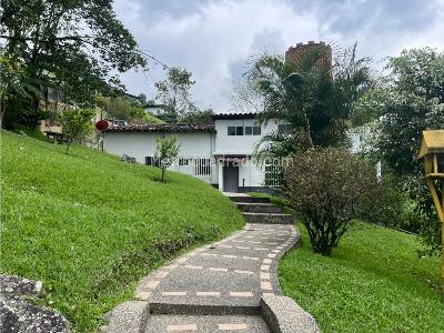 Casa de 5 alcobas en venta en El Poblado, Medellín · foto 19 de 20