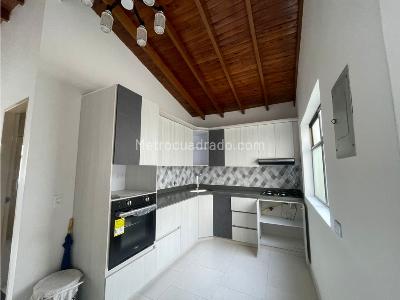 Apartamento en venta en Prado Centro, Medellín · foto 2 de 20