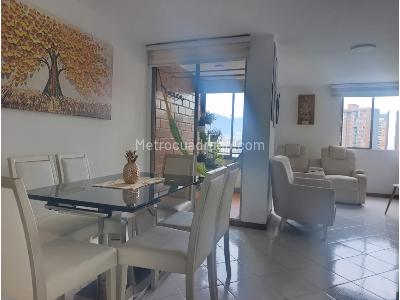 Apartamento de 5 alcobas en venta en Loma De Los Bernal, Medellín, 109 m² · foto 2 de 6