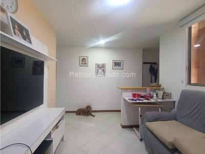 Apartamento de 5 alcobas en venta en Loma De Los Bernal, Medellín, 109 m² · foto 3 de 6