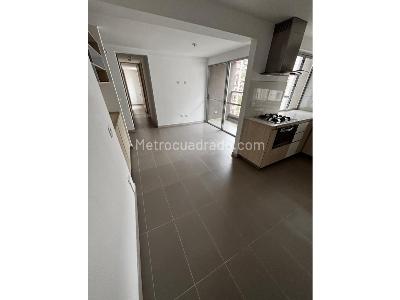 Apartamento en venta en Loma De Los Bernal, Medellín · foto 2 de 12