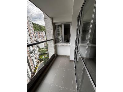 Apartamento en venta en Loma De Los Bernal, Medellín · foto 9 de 12