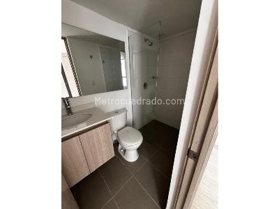 Apartamento en venta en Loma De Los Bernal, Medellín · foto 10 de 12