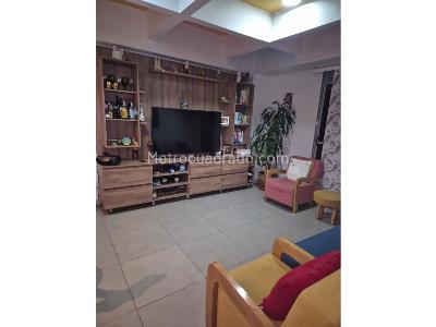 Apartamento en venta en Loma De Los Bernal, Medellín · foto 4 de 13