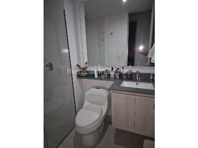 Apartamento en venta en Loma De Los Bernal, Medellín · foto 12 de 13