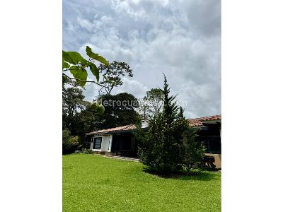 Casa de 4 alcobas en venta en Llano Grande, Rionegro, 2000 m² · foto 2 de 12