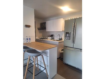 Apartamento de 2 alcobas en venta en La Floresta, Medellín, 53 m² · foto 3 de 10