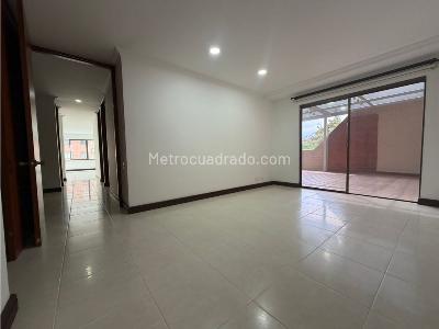 Apartamento en venta en Loma De Los Bernal, Medellín · foto 5 de 17