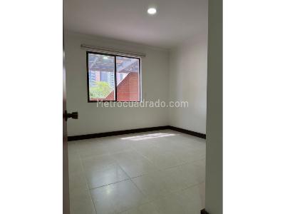 Apartamento en venta en Loma De Los Bernal, Medellín · foto 6 de 17