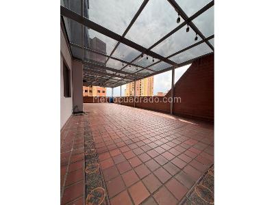 Apartamento en venta en Loma De Los Bernal, Medellín · foto 9 de 17