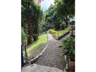 Apartamento en venta en Loma De Los Bernal, Medellín · foto 14 de 17