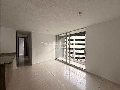 Apartamento de 3 alcobas en venta en Los Gomez, Itagüí, 56 m² · foto 2 de 10