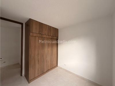 Apartamento de 3 alcobas en venta en Los Gomez, Itagüí, 56 m² · foto 3 de 10