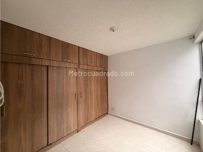 Apartamento de 3 alcobas en venta en Los Gomez, Itagüí, 56 m² · foto 4 de 10