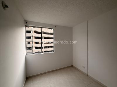 Apartamento de 3 alcobas en venta en Los Gomez, Itagüí, 56 m² · foto 6 de 10