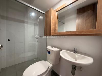 Apartamento de 3 alcobas en venta en Los Gomez, Itagüí, 56 m² · foto 9 de 10
