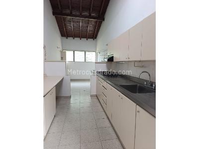 Apartamento de 3 alcobas en venta en Villa De Aburra, Medellín, 117 m² · foto 3 de 15