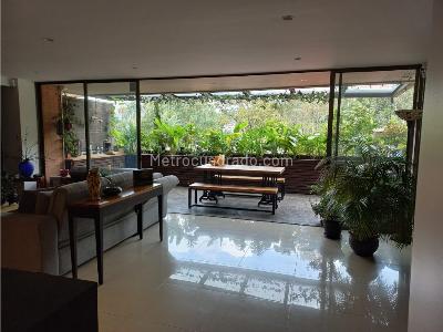 Apartamento de 2 alcobas en venta en El Poblado, Medellín, 104 m² · foto 2 de 13