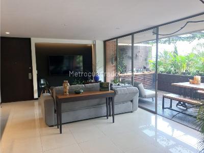 Apartamento de 2 alcobas en venta en El Poblado, Medellín, 104 m² · foto 3 de 13