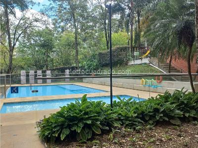 Apartamento de 2 alcobas en venta en El Poblado, Medellín, 104 m² · foto 12 de 13