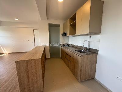 Apartamento de 2 alcobas en venta en Aeropuerto, Rionegro, 76 m² · foto 3 de 13