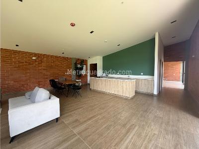 Apartamento de 2 alcobas en venta en Aeropuerto, Rionegro, 76 m² · foto 4 de 13