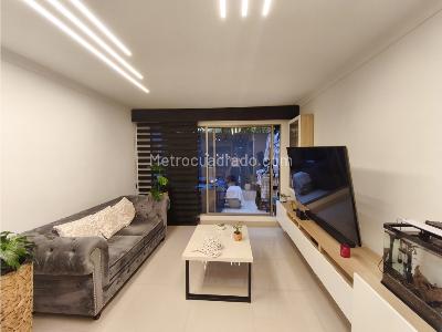 Casa de 3 alcobas en venta en Camino Verde, Envigado, 105 m² · foto 2 de 13