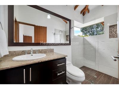 Casa de 5 alcobas en venta en Las Palmas, Medellín, 817 m² · foto 19 de 20