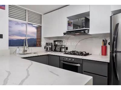 Apartamento en venta en El Poblado, Medellín · foto 8 de 13