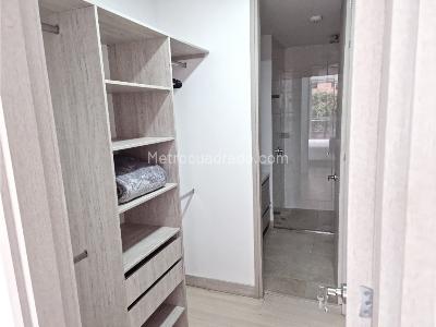 Apartamento en arriendo en Lalinde, Medellín · foto 19 de 20