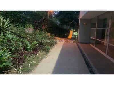 Apartamento de 3 alcobas en venta en La Castellana, Medellín, 75 m² · foto 11 de 14