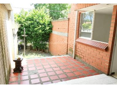 Casa de 5 alcobas en venta en Belen La Palma, Medellín, 138 m² · foto 3 de 10