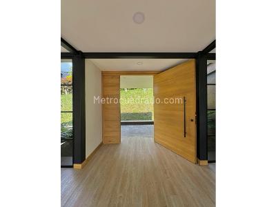 Casa de 3 alcobas en venta en Las Palmas, Medellín, 375 m² · foto 3 de 20