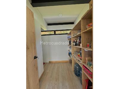 Casa de 3 alcobas en venta en Las Palmas, Medellín, 375 m² · foto 18 de 20