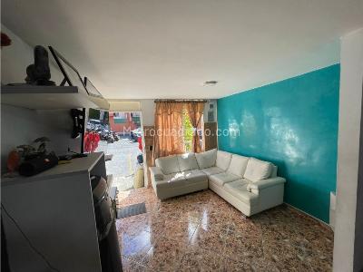 Casa de 3 alcobas en venta en Rodeo Alto, Medellín, 70 m² · foto 2 de 19