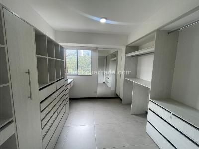 Apartamento de 3 alcobas en venta en Las Lomitas, Sabaneta, 89 m² · foto 14 de 19